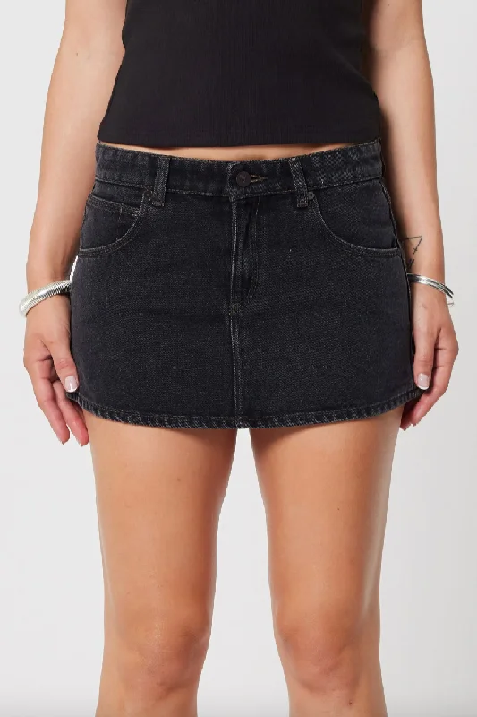 ABRAND 99 LOW SKIRT HEIDI - WASHED BLACK lightweight skirt design