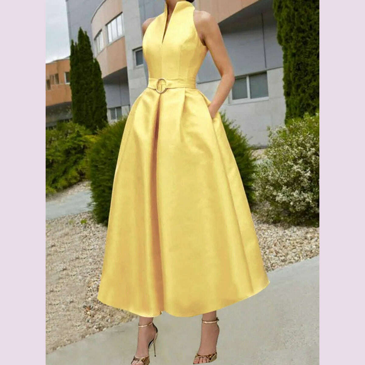 Freeacy 2024 Stylish Belted A-line Dress Stand Collar V-neck Sleeveless Evening Dresses Solid Color High Waist Pleated Dress