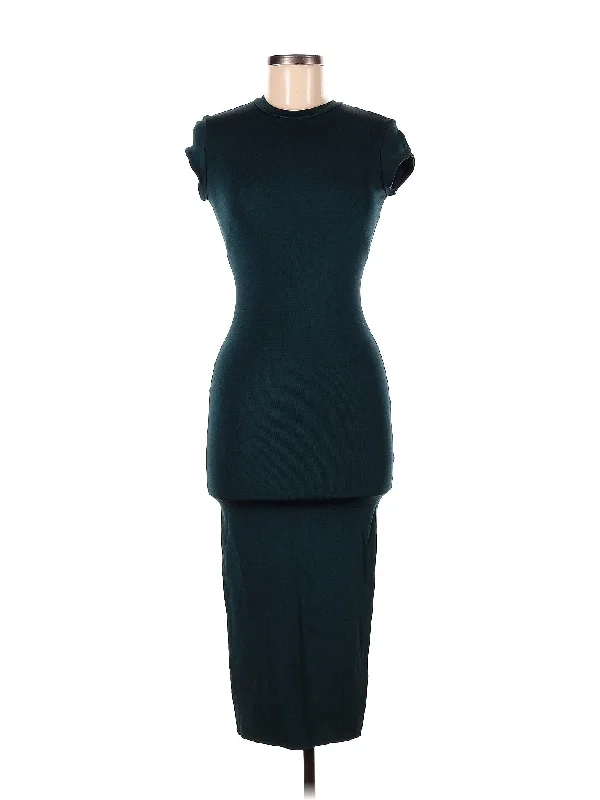Casual Dress Crew Neckline Sporty